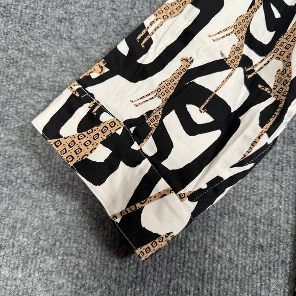 Chico's Size Large 3 Jaguar Button Up Shirt Top White animal Geometric - Picture 6 of 10